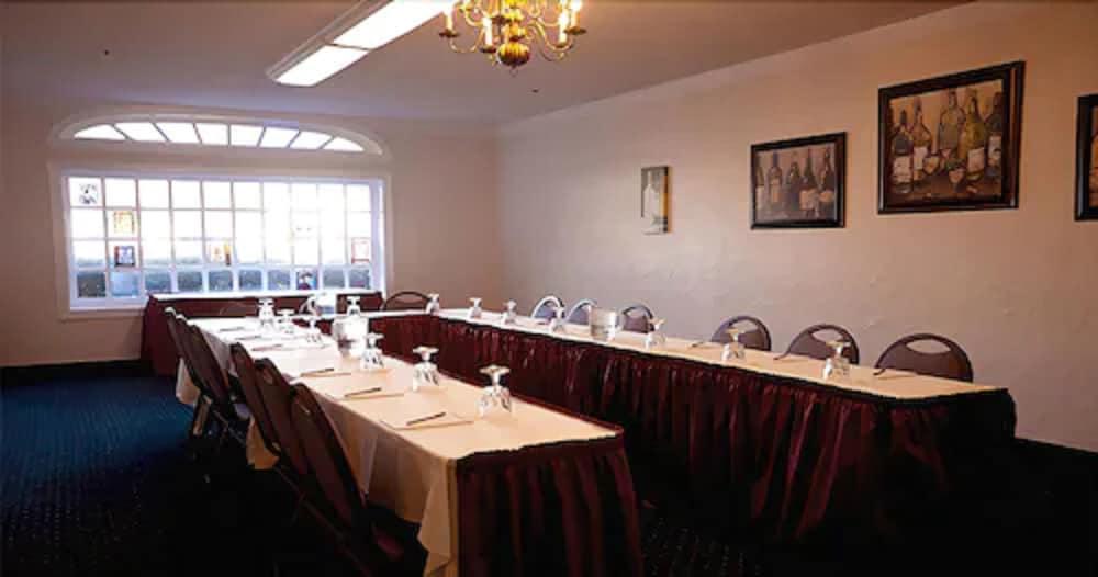 The Chateau Bloomington Hotel And Conference Center Екстериор снимка