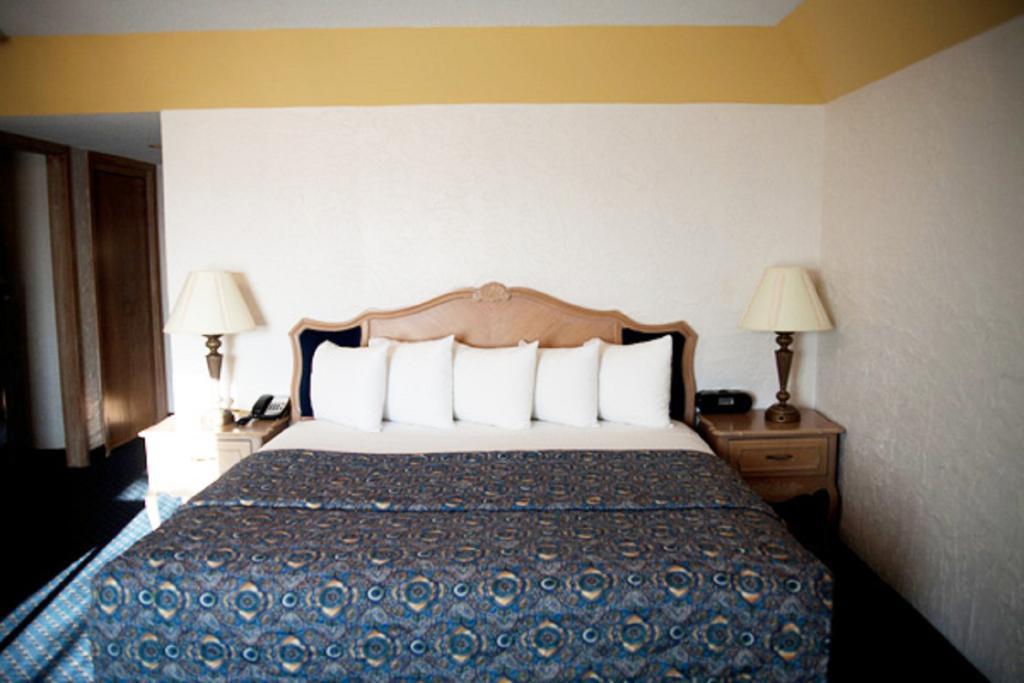 The Chateau Bloomington Hotel And Conference Center Стая снимка